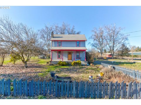 A home in Newberg