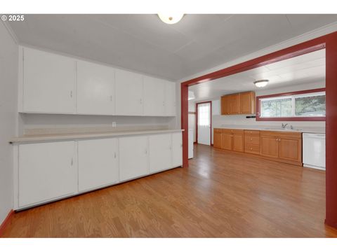 Tiny photo for 47563 Union St, Oakridge, OR 97463 (MLS # 658034552)