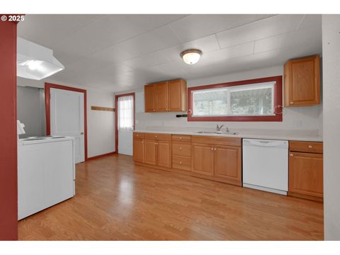 Tiny photo for 47563 Union St, Oakridge, OR 97463 (MLS # 658034552)