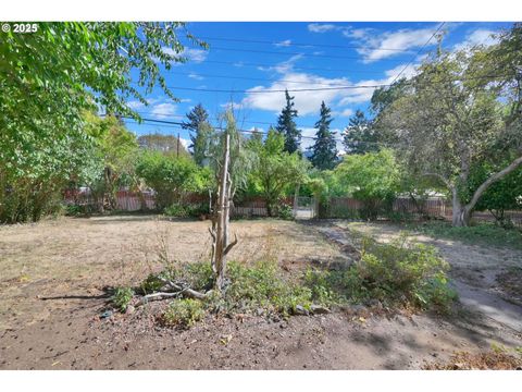 Tiny photo for 47563 Union St, Oakridge, OR 97463 (MLS # 658034552)