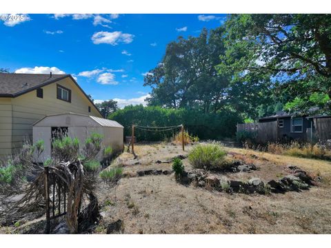 Tiny photo for 47563 Union St, Oakridge, OR 97463 (MLS # 658034552)