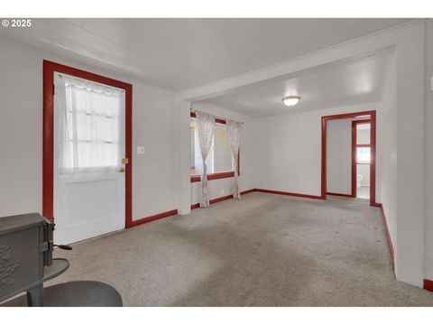 Tiny photo for 47563 Union St, Oakridge, OR 97463 (MLS # 658034552)