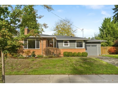 4233 SE LEXINGTON ST Portland OR 97206