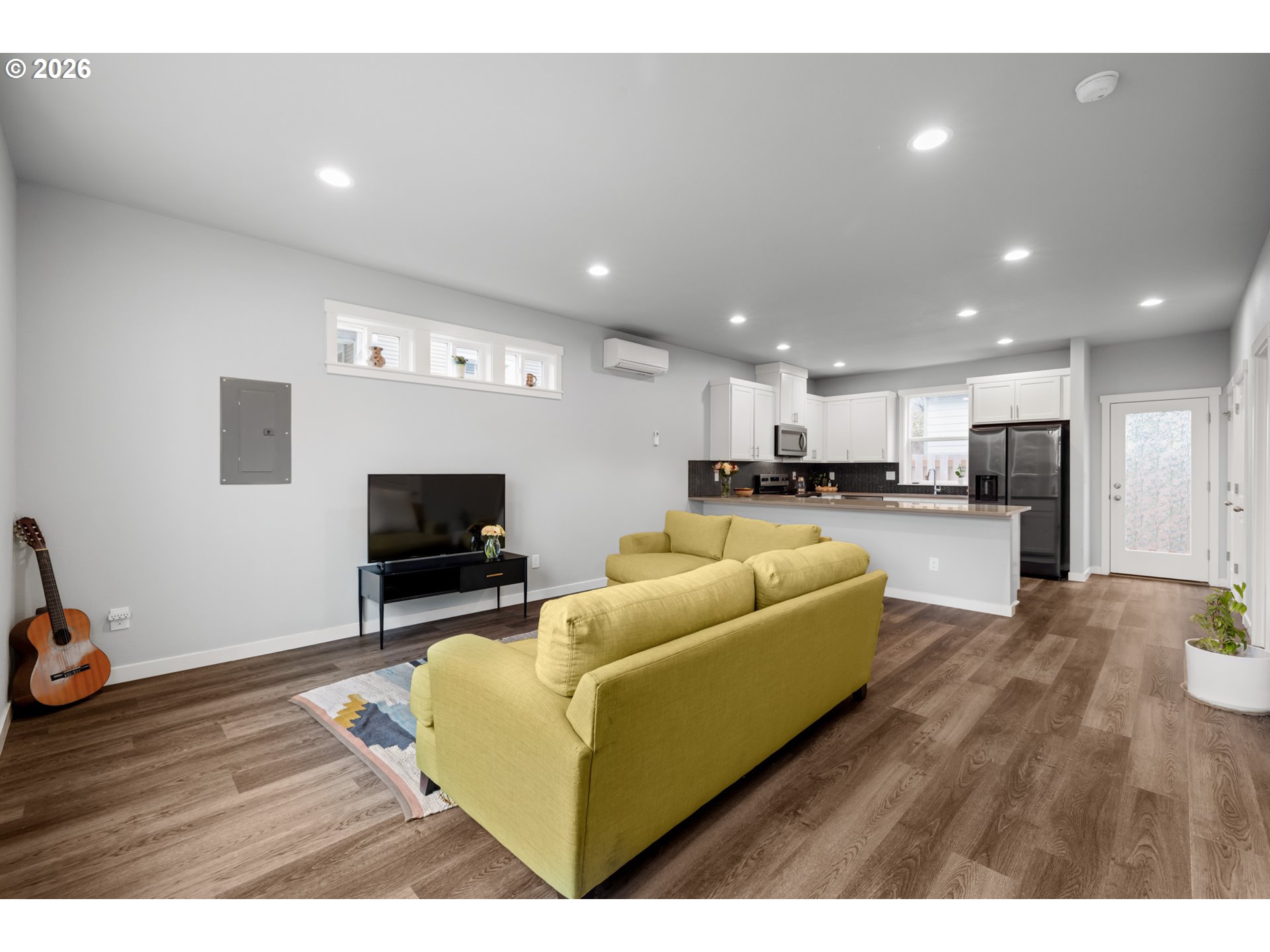 8629 SE WASHINGTON ST