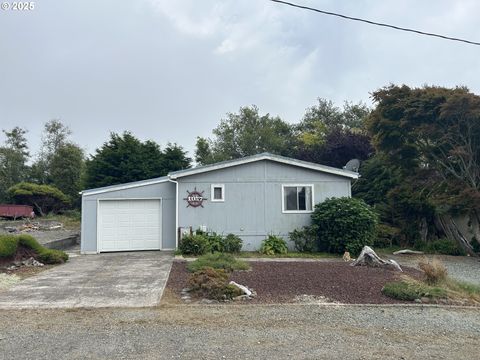 1057 NE 12th Ave, Rockaway Beach, OR 97136 - #: 207337672