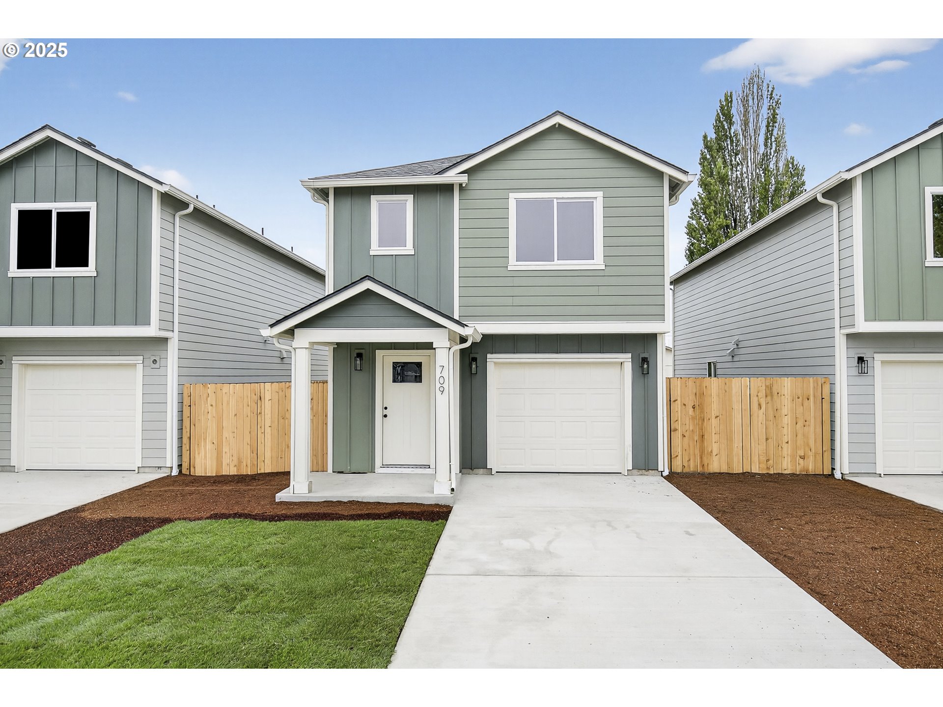 Photo 1 of 25 — 709 S 9th AVE, Kelso, WA 98626