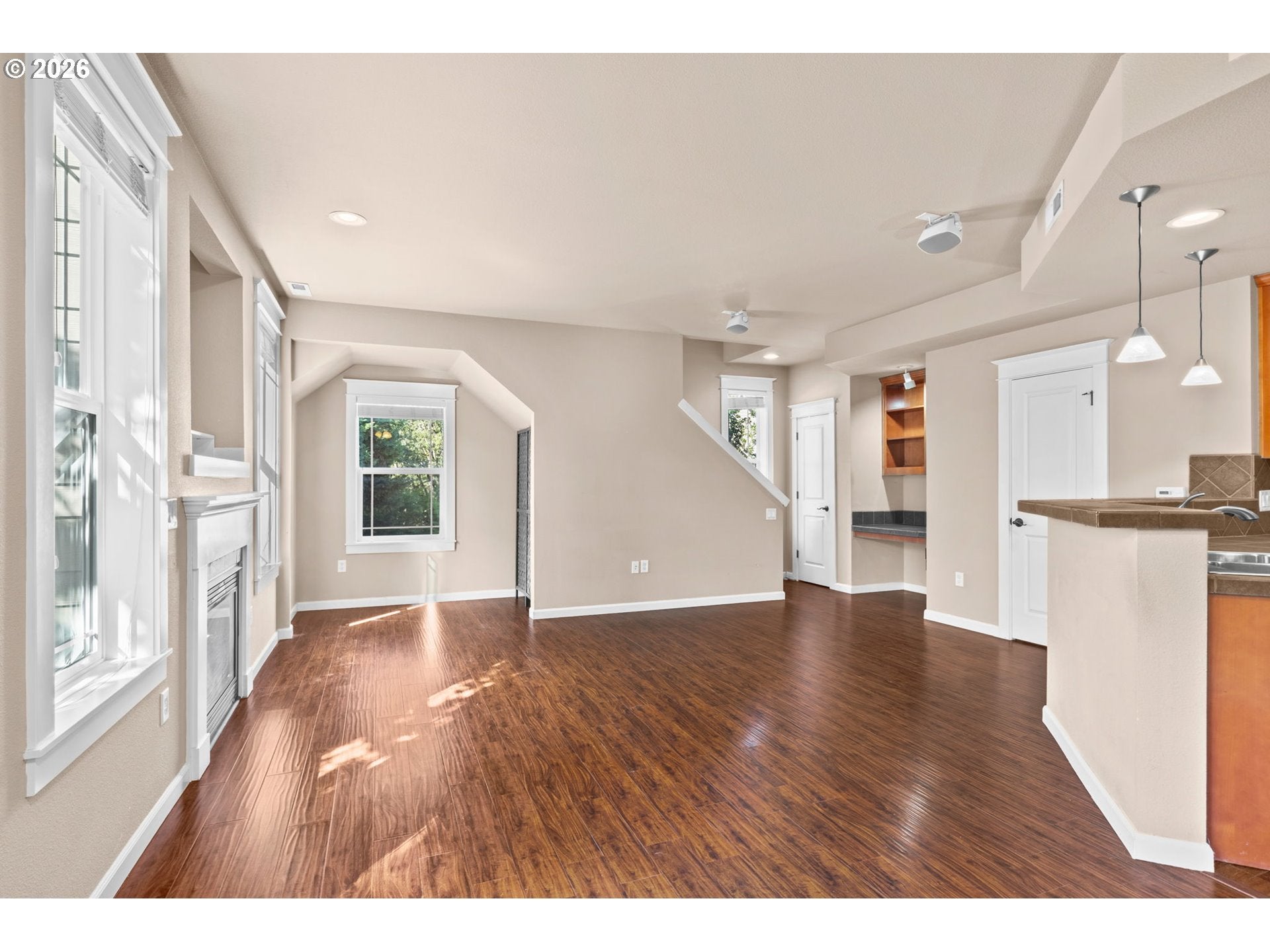 3880 SUMMERLINN DR