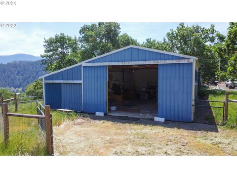 A home in Roseburg