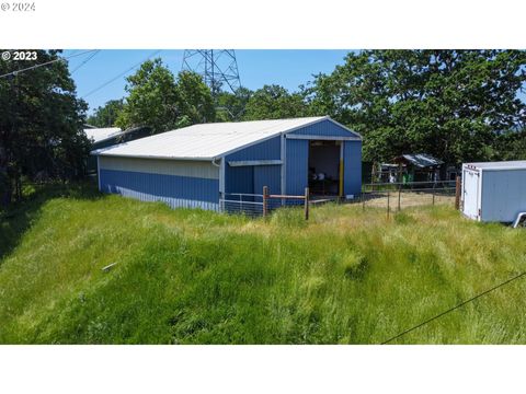 A home in Roseburg