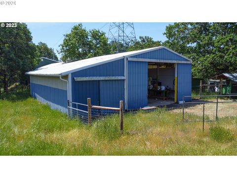 A home in Roseburg