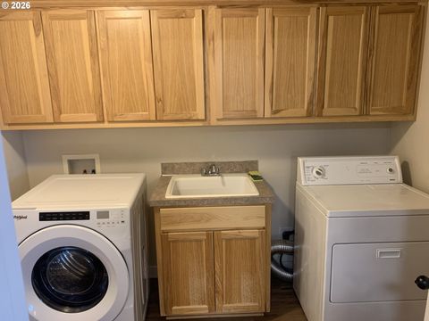 Tiny photo for 326 Auburn Ln, Creswell, OR 97426 (MLS # 402702537)