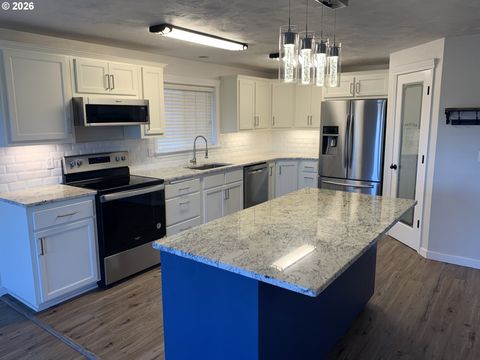 Tiny photo for 326 Auburn Ln, Creswell, OR 97426 (MLS # 402702537)