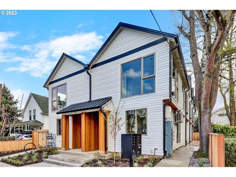 7558 N BERKELEY AVE Portland OR 97203