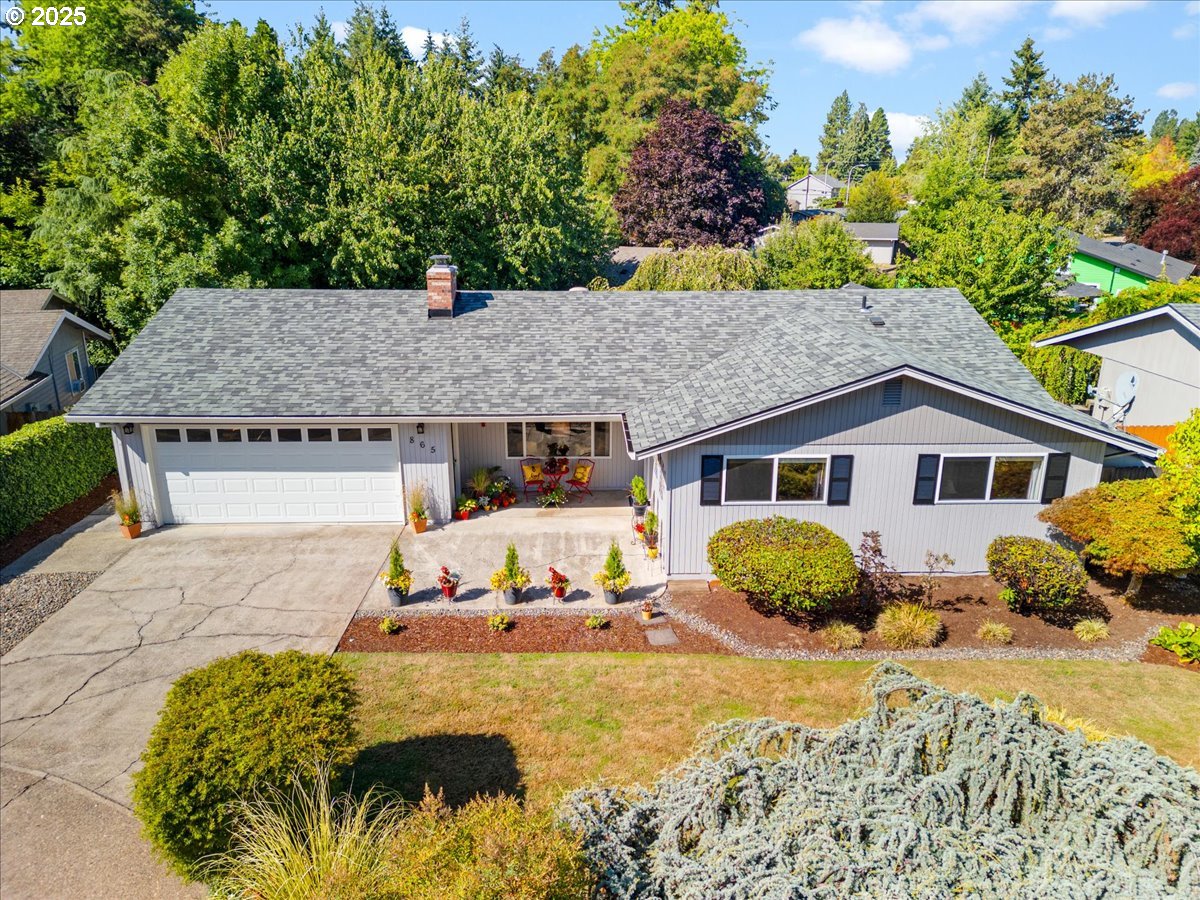 865 NW VAL CT