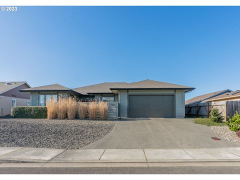 2613 CEDAR LOOP DR Bandon OR 97411