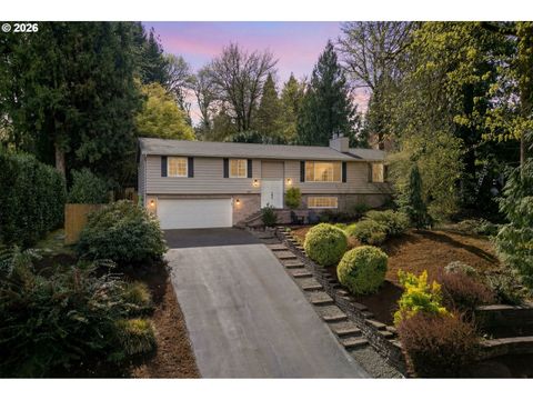 3972 CALAROGA DR West Linn OR 97068