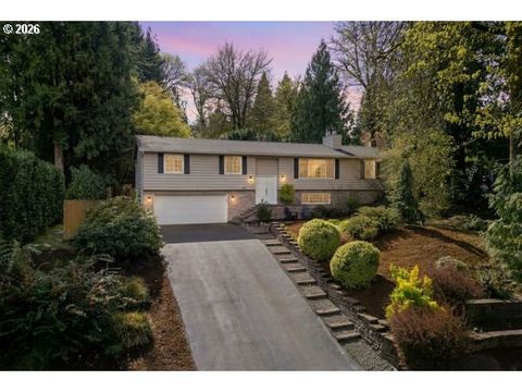3972 CALAROGA DR West Linn OR 97068