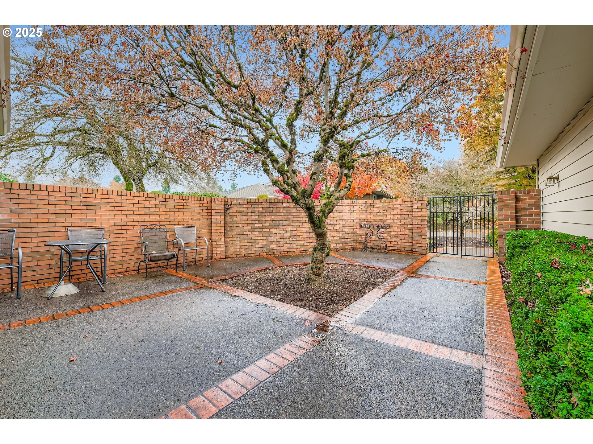 32655 SW LAKE POINT CT