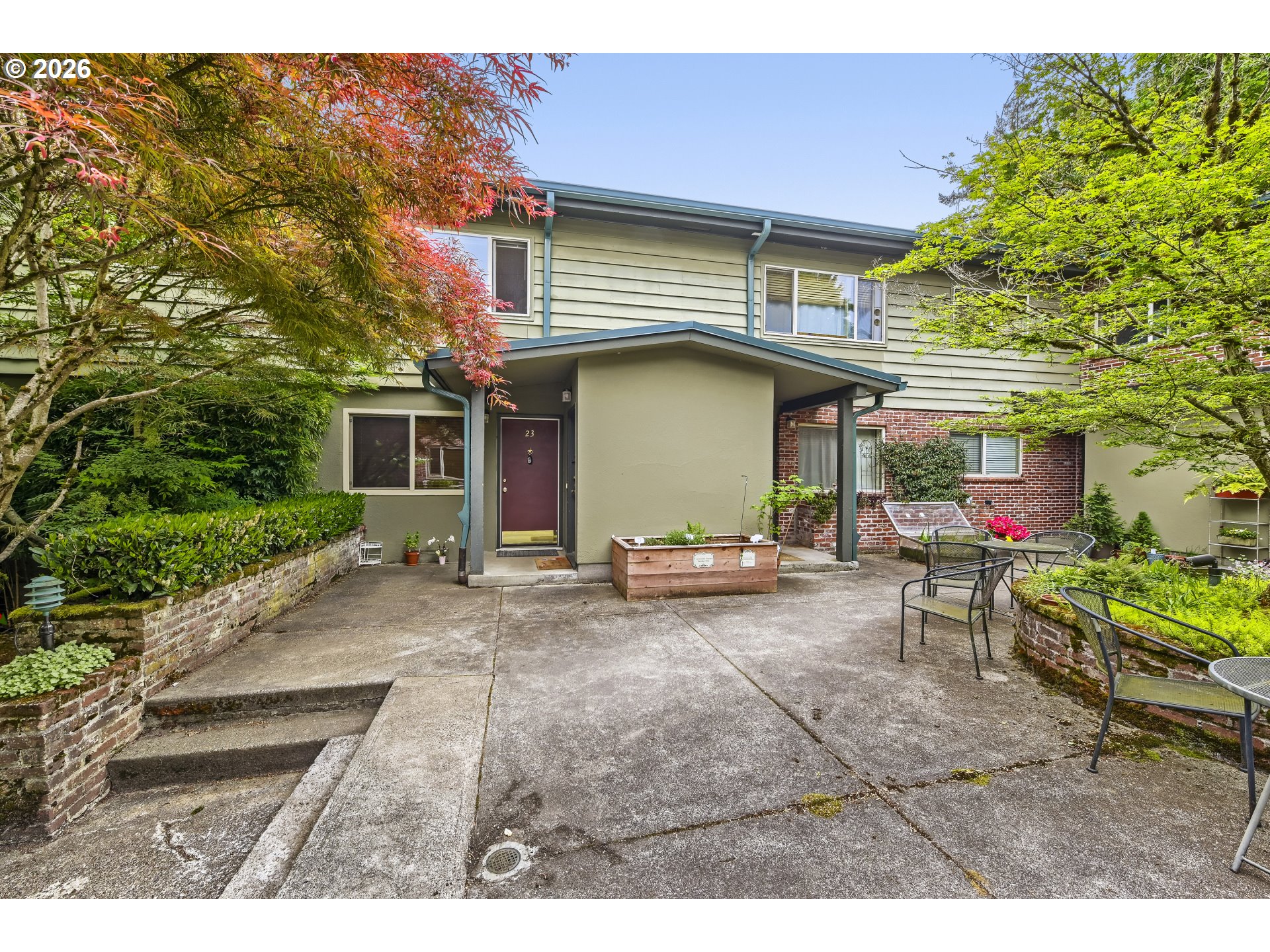 908 SW GAINES ST 24