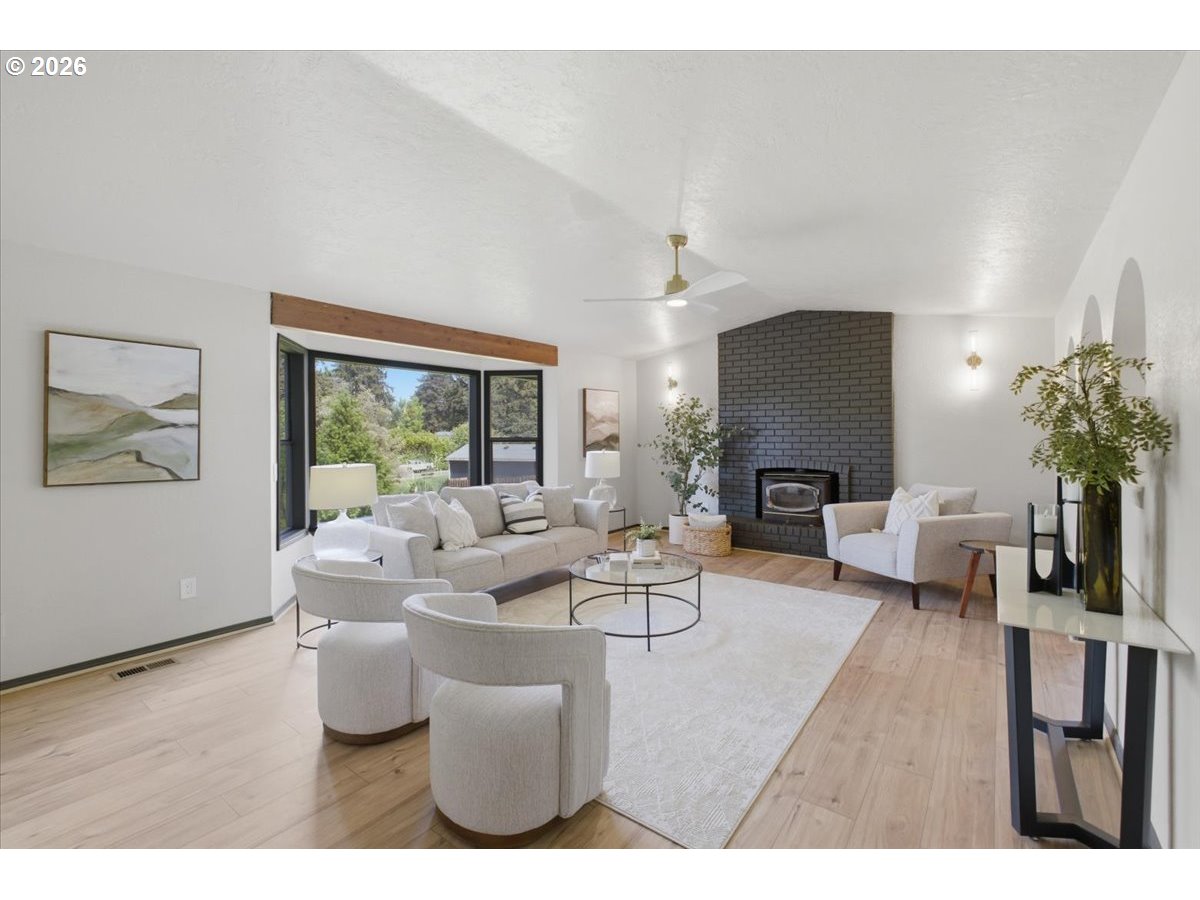 15010 CLACKAMAS RIVER DR