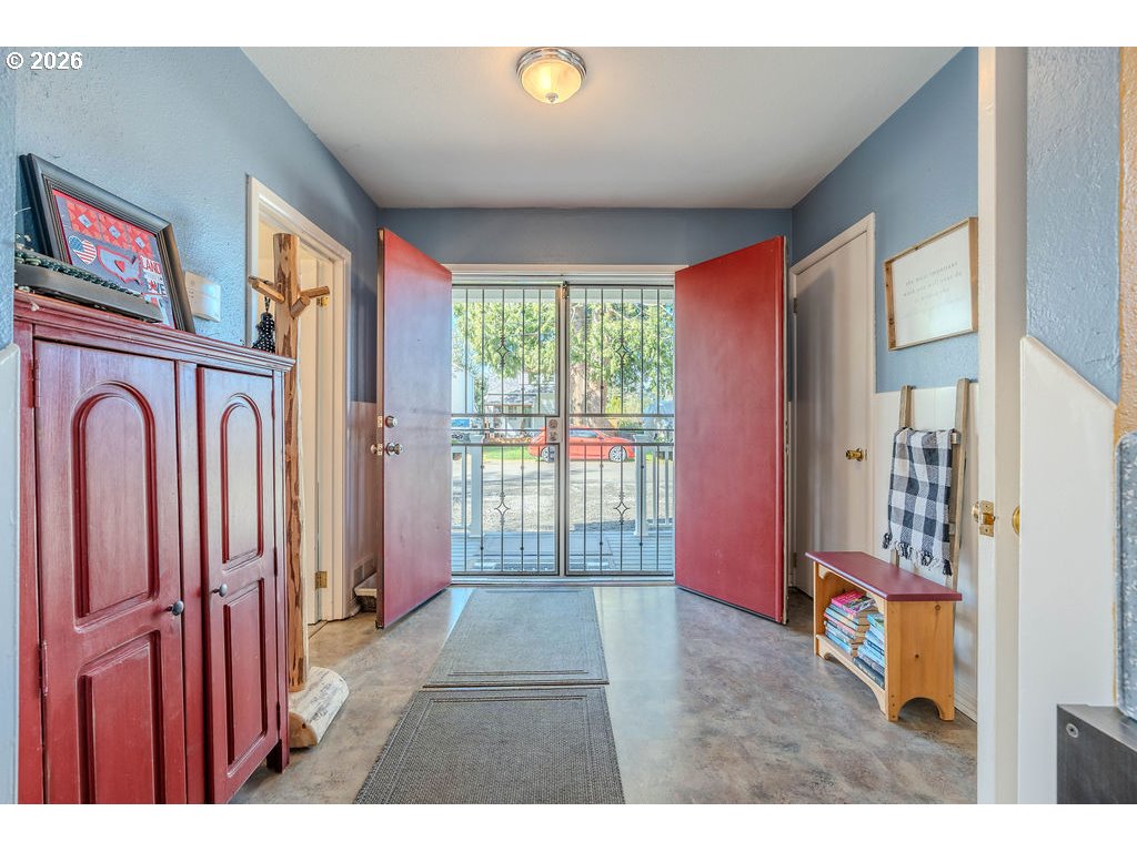 824 NW MIGNONETTE AVE