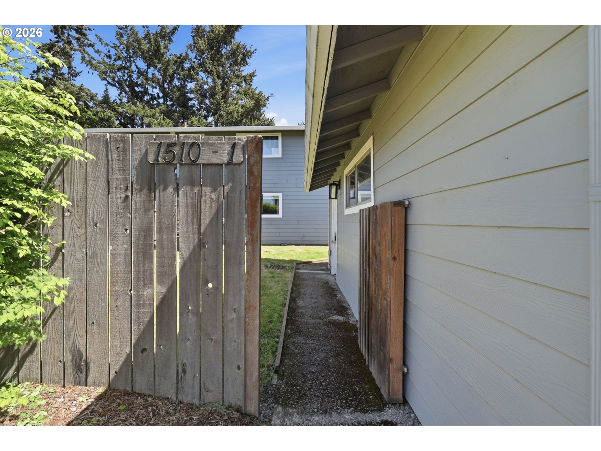 1510 N DEBORAH RD
