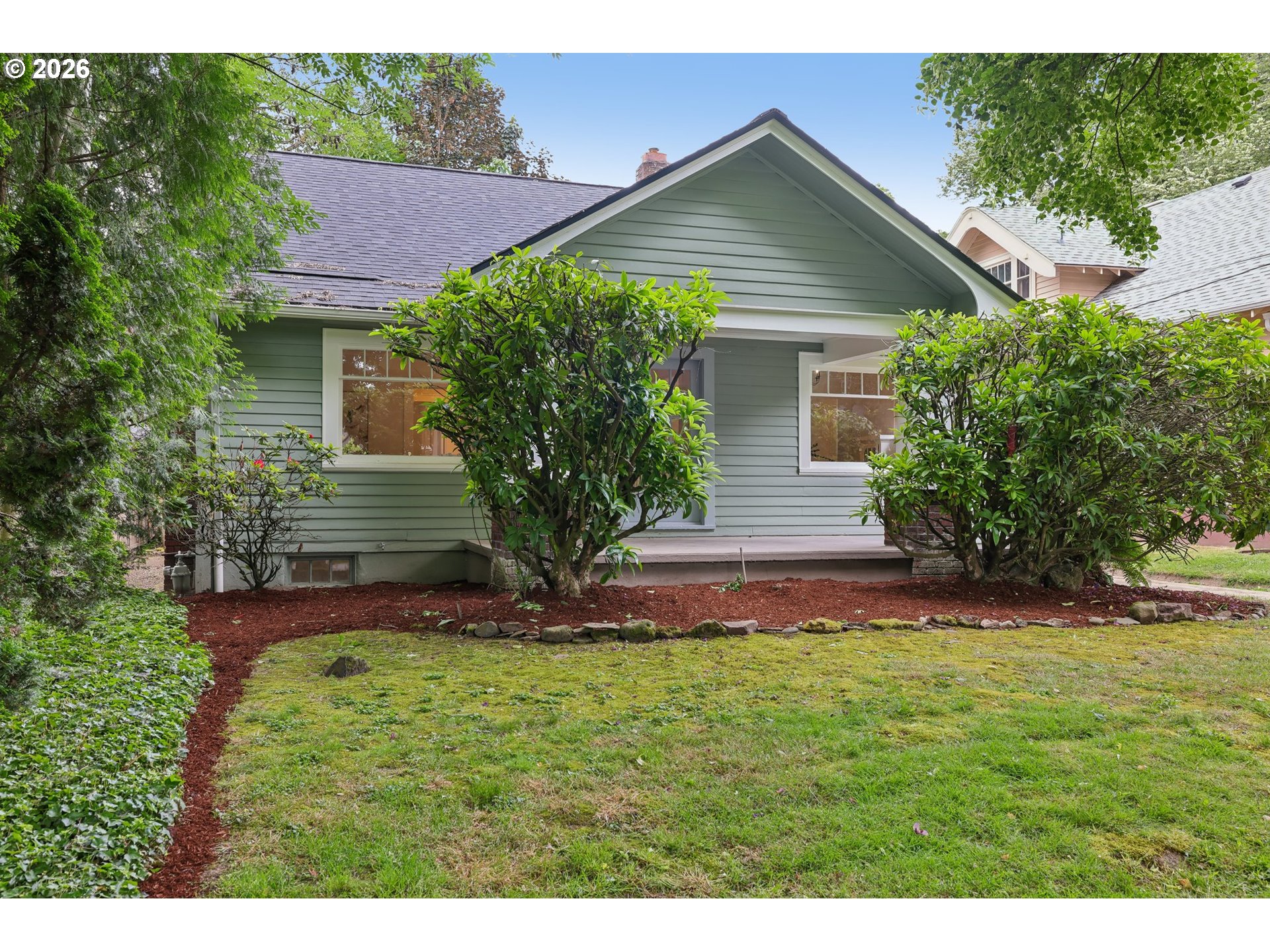 2423 NE 11TH AVE