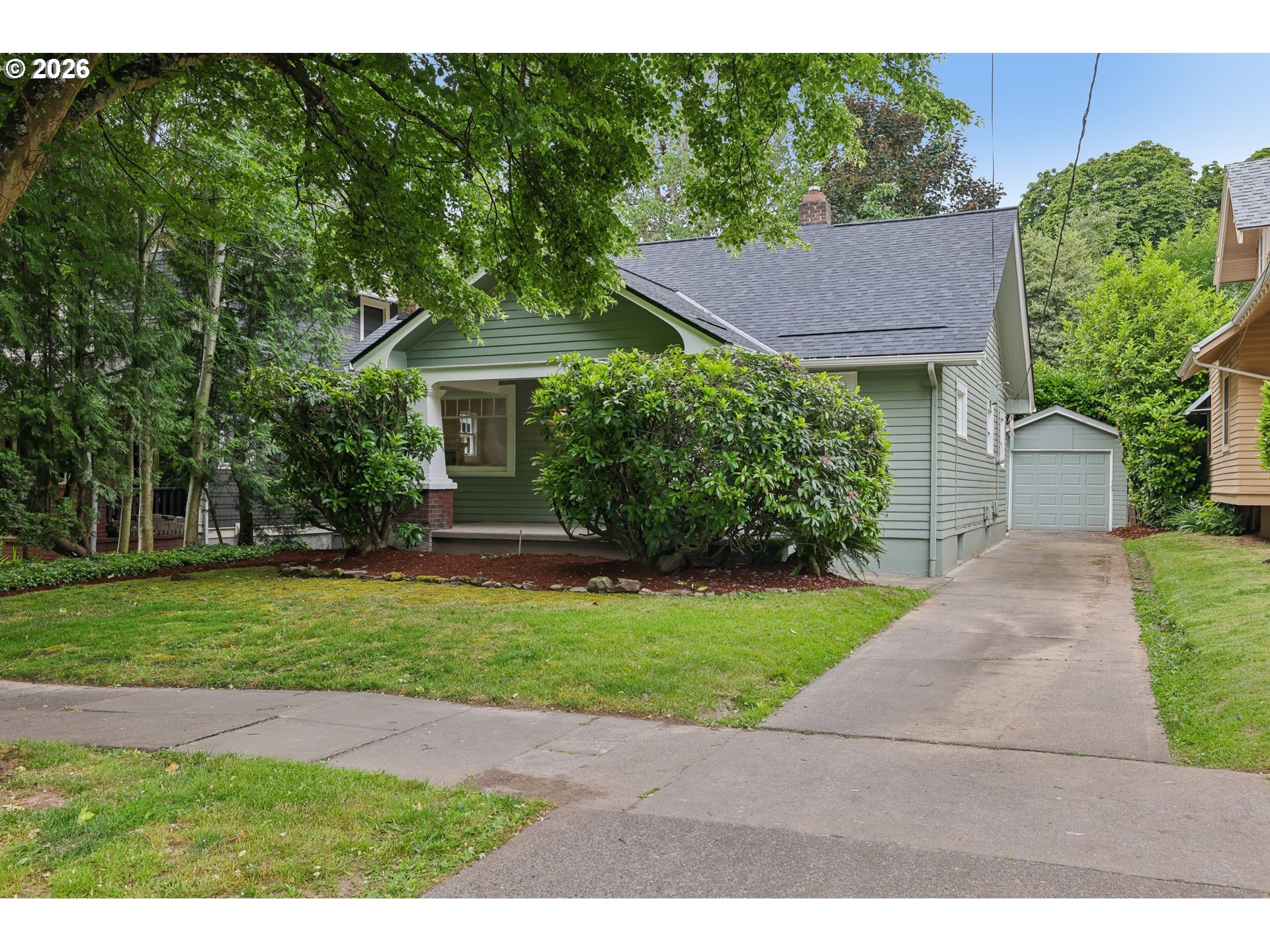 2423 NE 11TH AVE