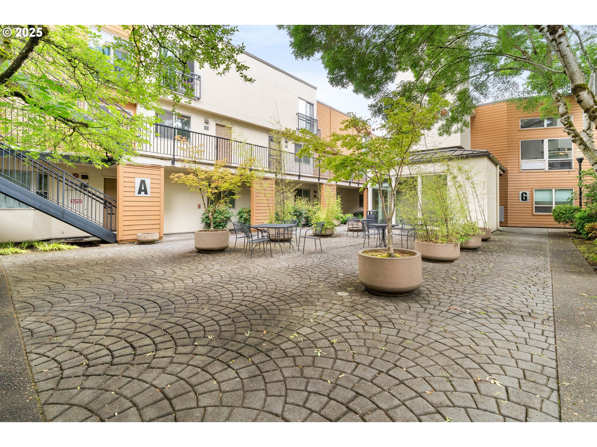 1535 SW CLAY ST 212