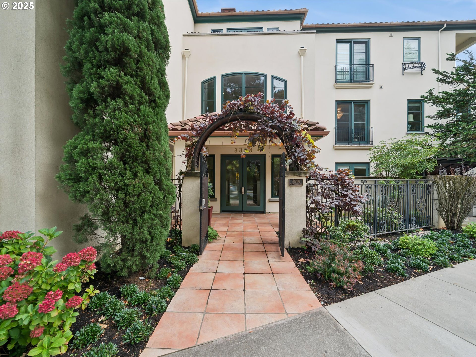3328 SW BARBUR BLVD 5