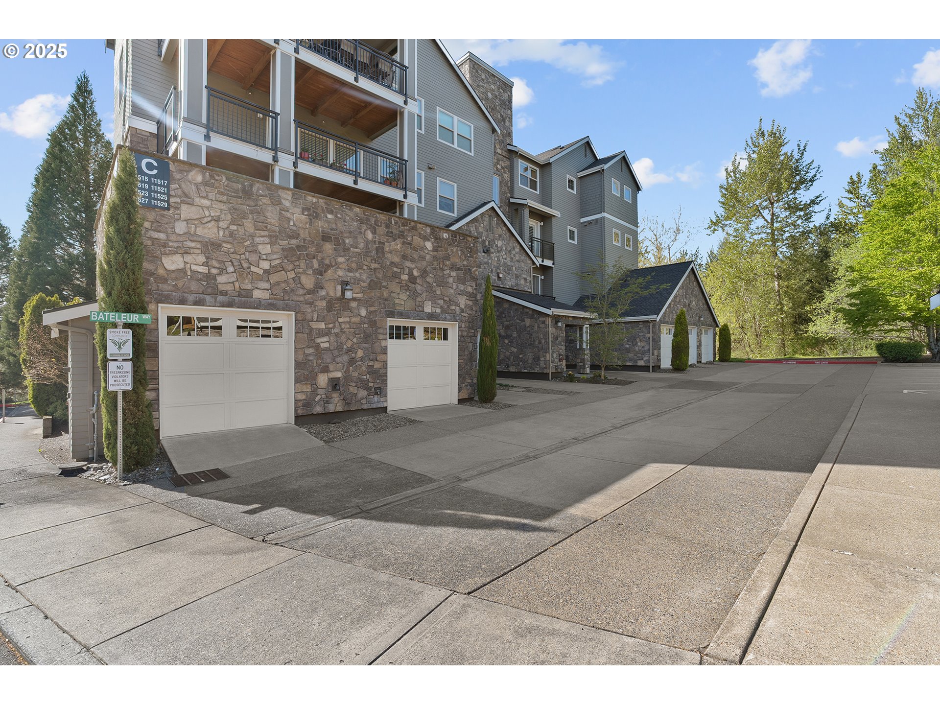 11525 SE BATELEUR WAY