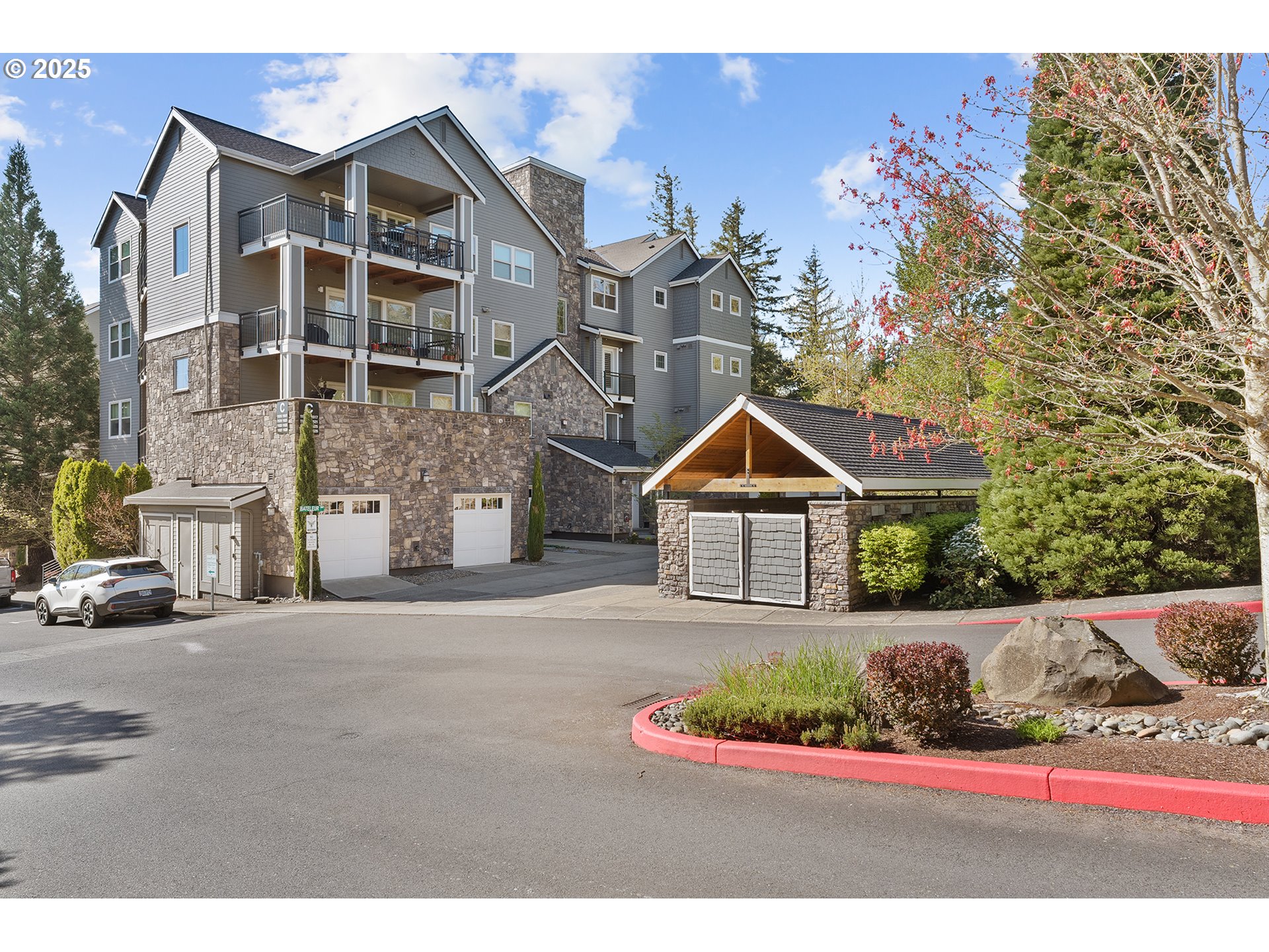 11525 SE BATELEUR WAY