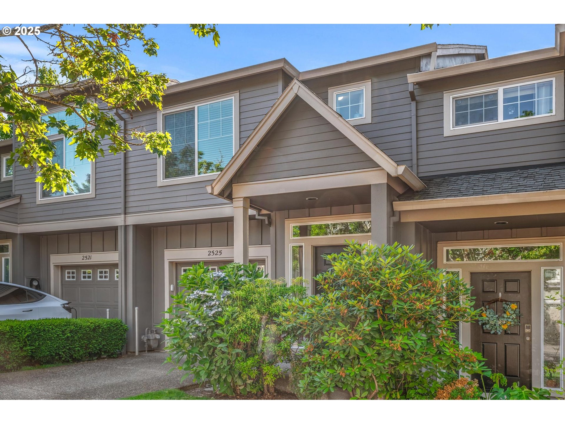 2525 NW ROGUE VALLEY TER