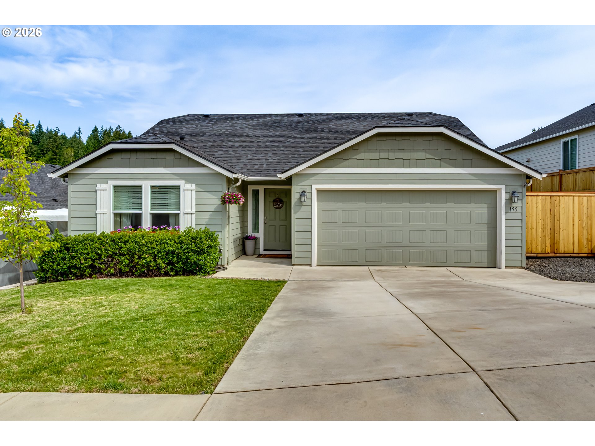 195 ROCKCREST DR