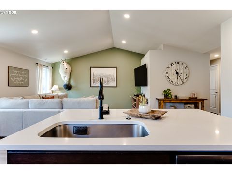 Tiny photo for 195 Rockcrest Dr, Lowell, OR 97452 (MLS # 507281719)