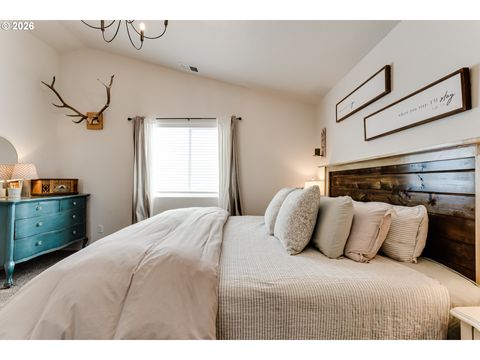 Tiny photo for 195 Rockcrest Dr, Lowell, OR 97452 (MLS # 507281719)