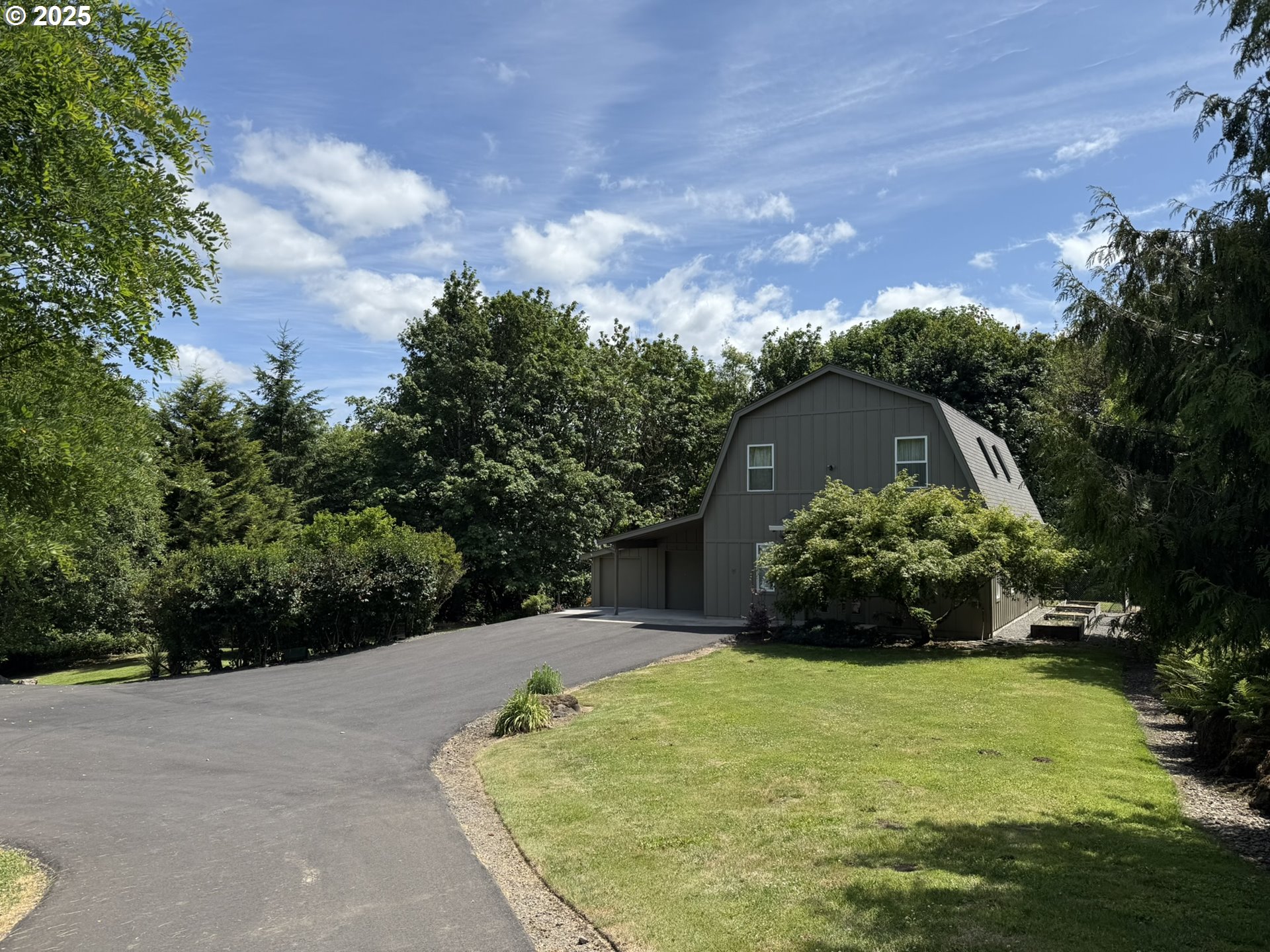 2302 NW LACENTER RD