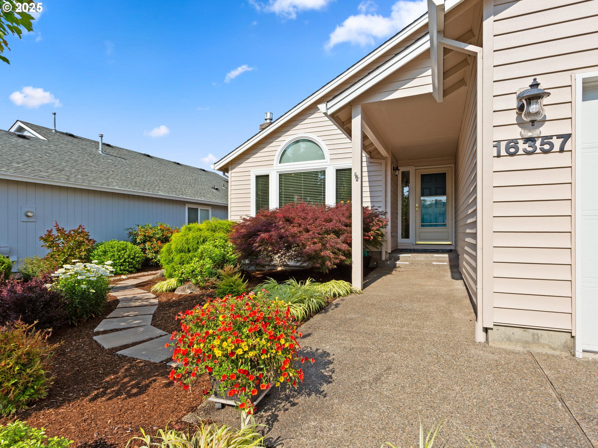 Tigard, Oregon 97224, United States, 2 Bedrooms Bedrooms, ,2 BathroomsBathrooms,Residential,Pending,159622