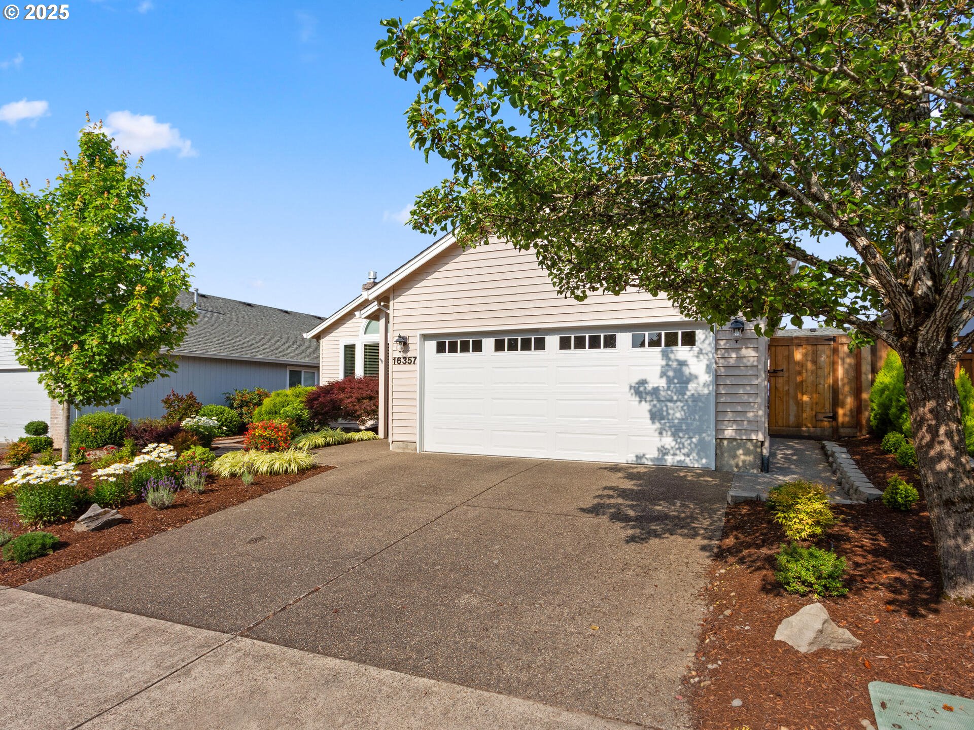 Tigard, Oregon 97224, United States, 2 Bedrooms Bedrooms, ,2 BathroomsBathrooms,Residential,Pending,159622