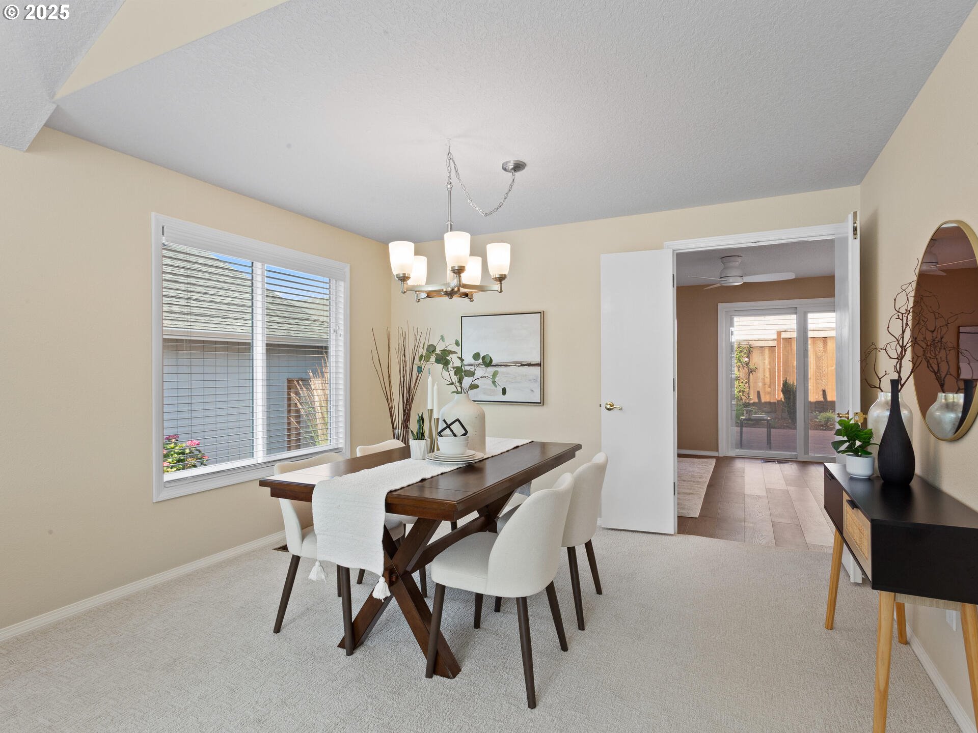 Tigard, Oregon 97224, United States, 2 Bedrooms Bedrooms, ,2 BathroomsBathrooms,Residential,Pending,159622