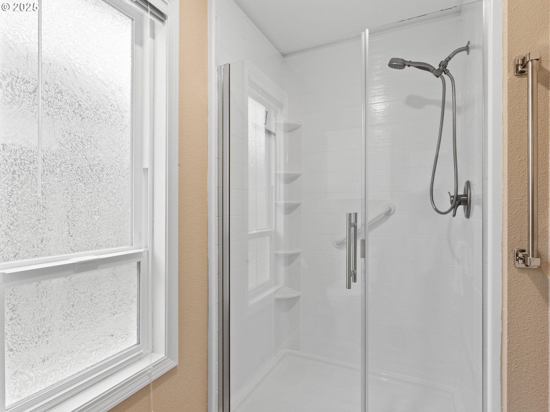 Tigard, Oregon 97224, United States, 2 Bedrooms Bedrooms, ,2 BathroomsBathrooms,Residential,Pending,159622