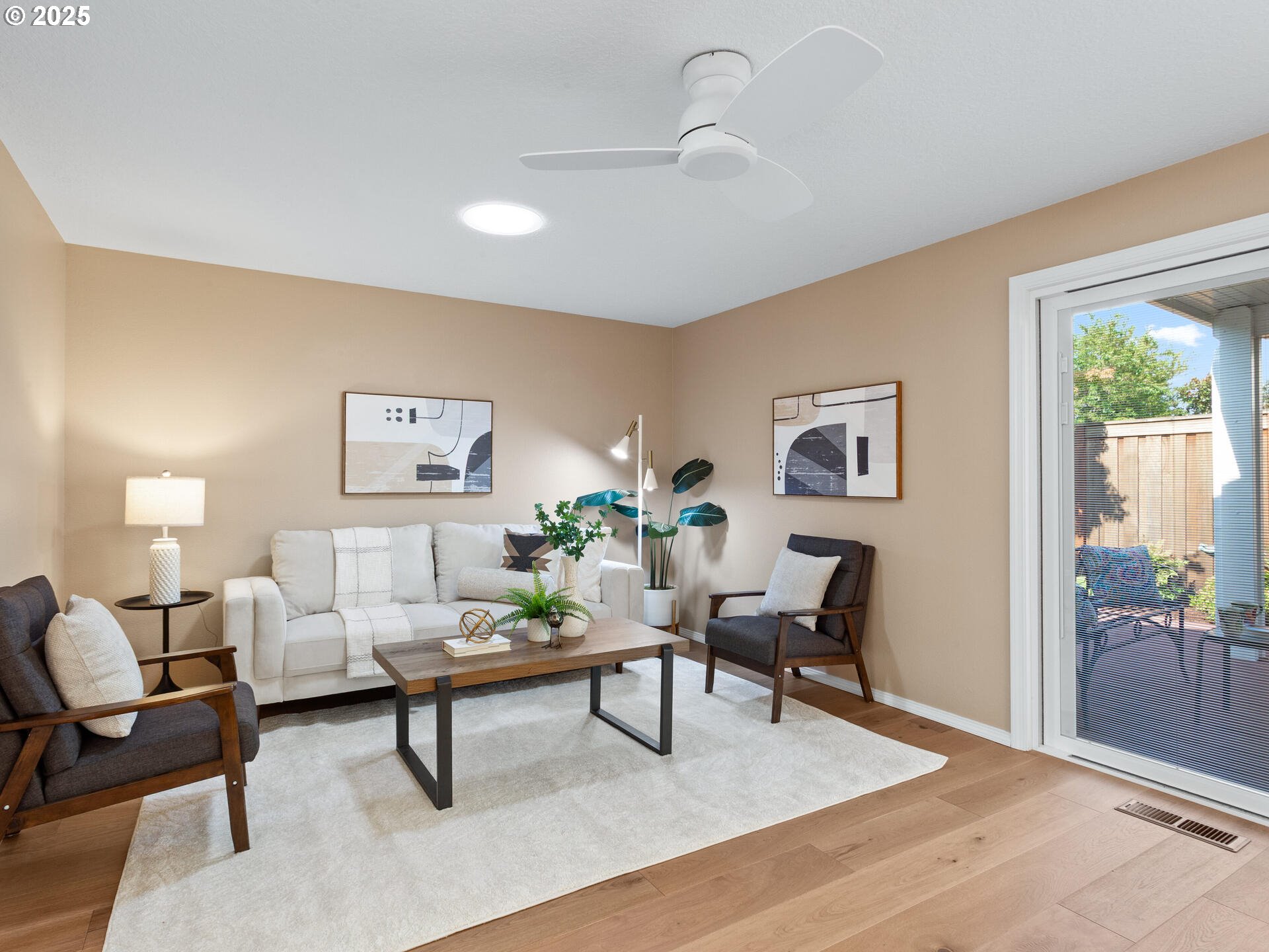 Tigard, Oregon 97224, United States, 2 Bedrooms Bedrooms, ,2 BathroomsBathrooms,Residential,Pending,159622