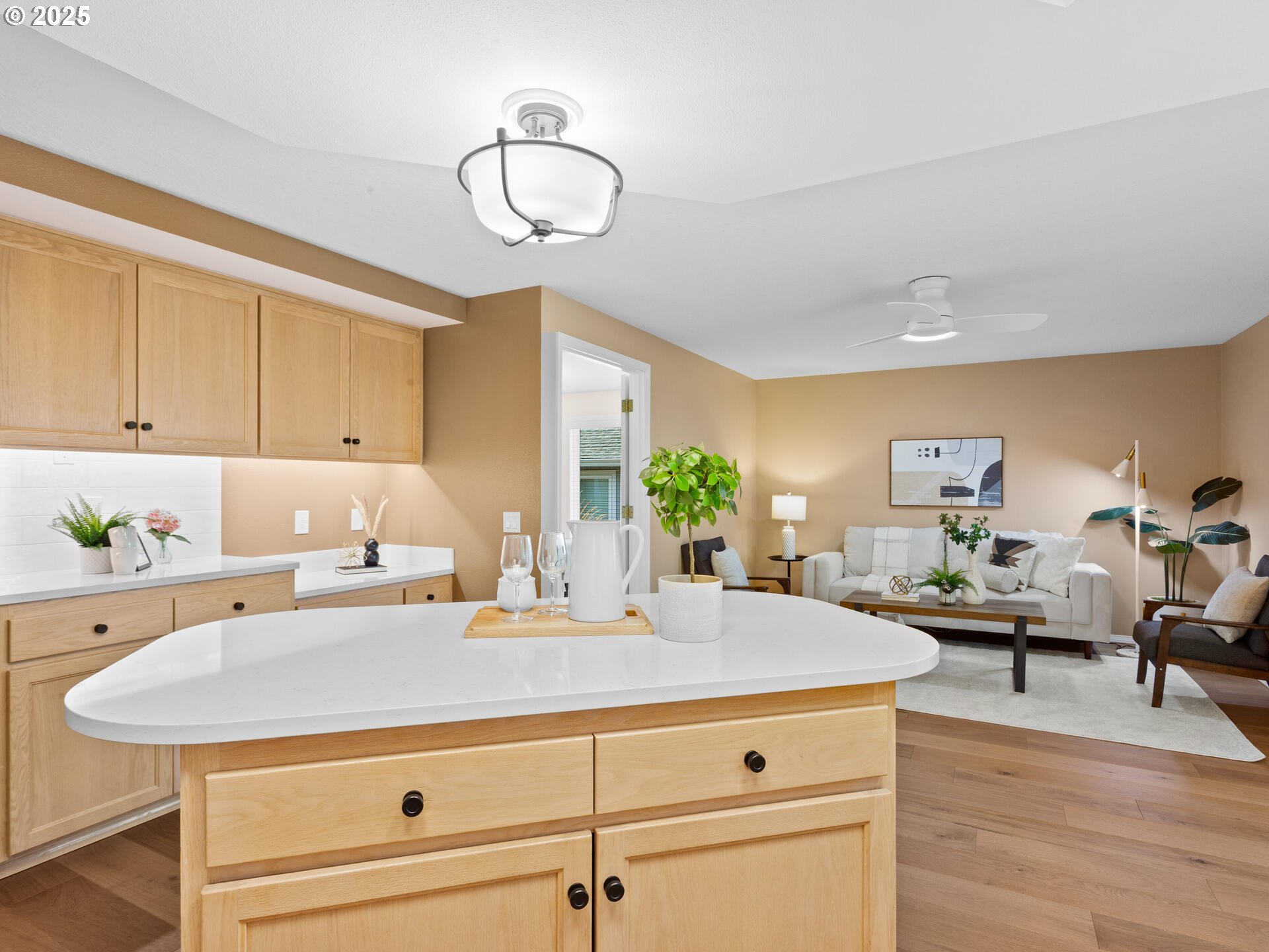 Tigard, Oregon 97224, United States, 2 Bedrooms Bedrooms, ,2 BathroomsBathrooms,Residential,Pending,159622