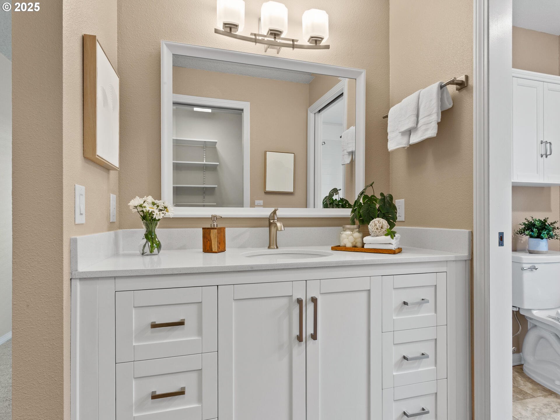 Tigard, Oregon 97224, United States, 2 Bedrooms Bedrooms, ,2 BathroomsBathrooms,Residential,Pending,159622