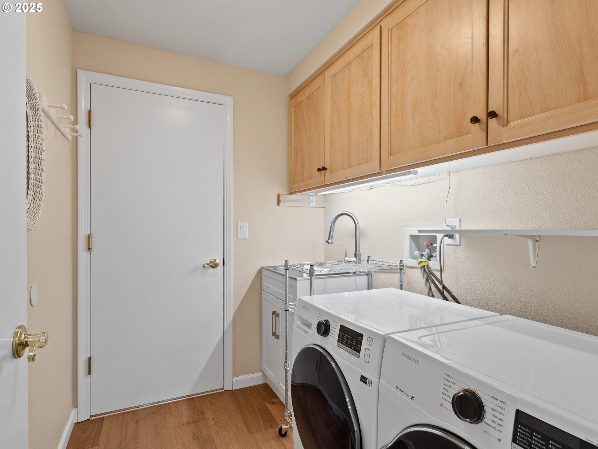 Tigard, Oregon 97224, United States, 2 Bedrooms Bedrooms, ,2 BathroomsBathrooms,Residential,Pending,159622