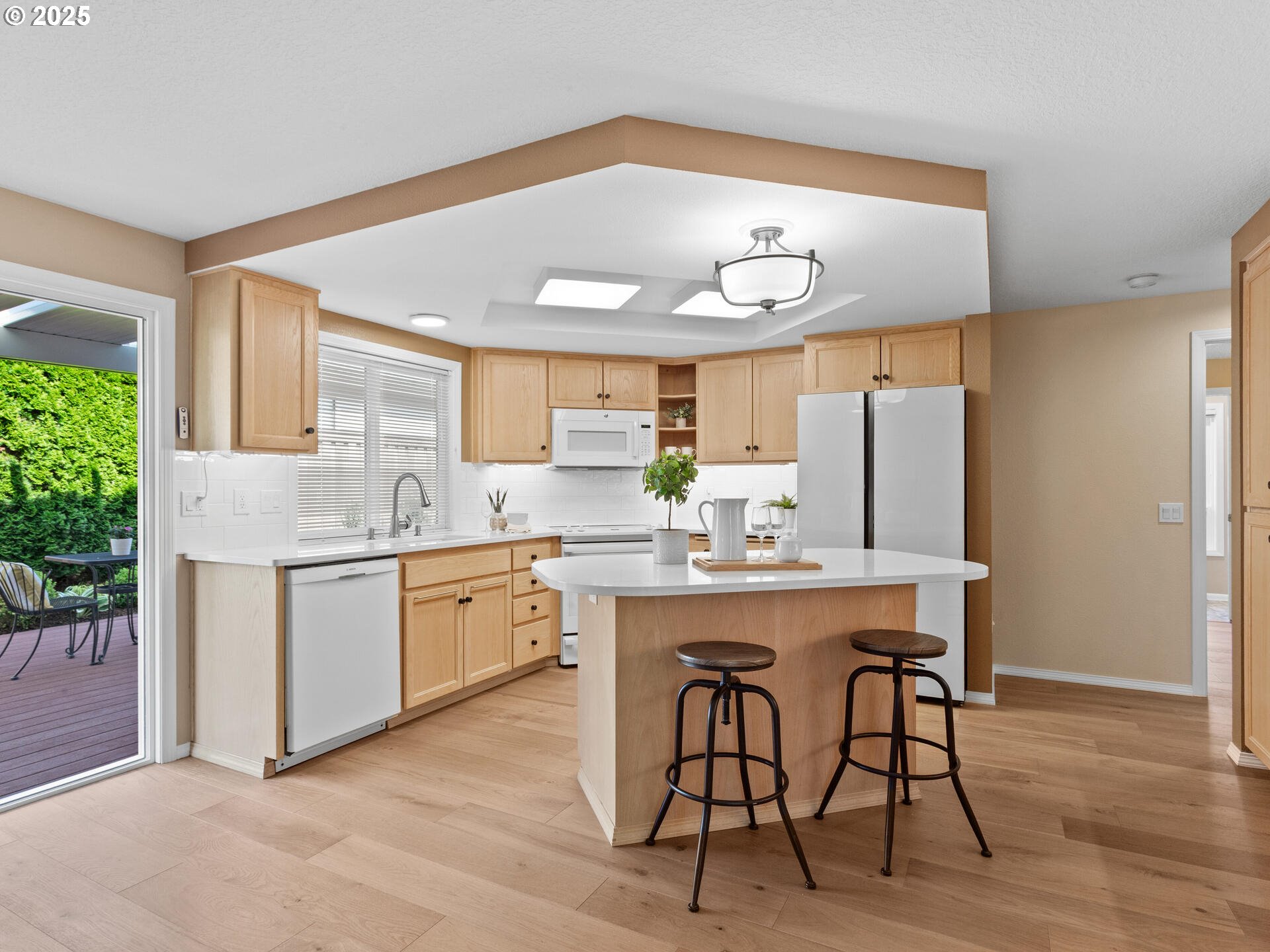 Tigard, Oregon 97224, United States, 2 Bedrooms Bedrooms, ,2 BathroomsBathrooms,Residential,Pending,159622