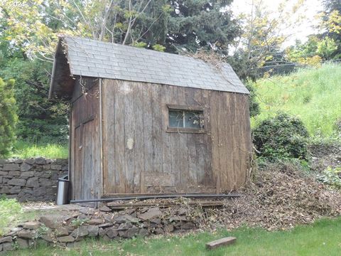 A home in The Dalles