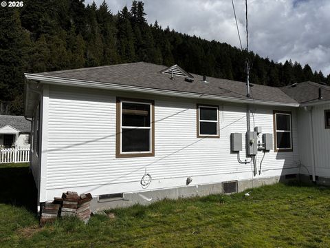 Tiny photo for 46788 Sunset Ave, Westfir, OR 97492 (MLS # 688981460)