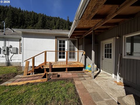 Tiny photo for 46788 Sunset Ave, Westfir, OR 97492 (MLS # 688981460)