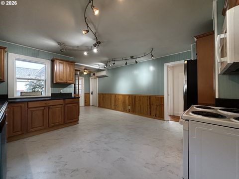 Tiny photo for 46788 Sunset Ave, Westfir, OR 97492 (MLS # 688981460)